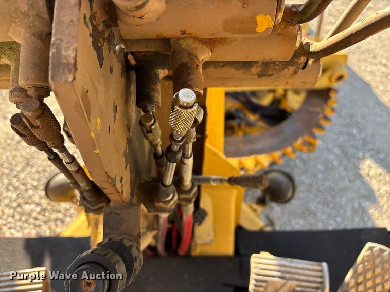 image for item FG0337 1986 Champion 710A motor grader
