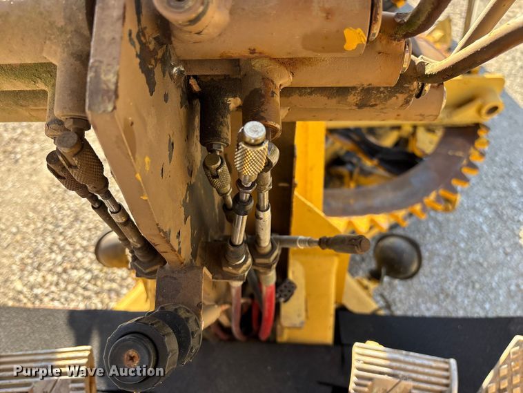 image for item FG0337 1986 Champion 710A motor grader
