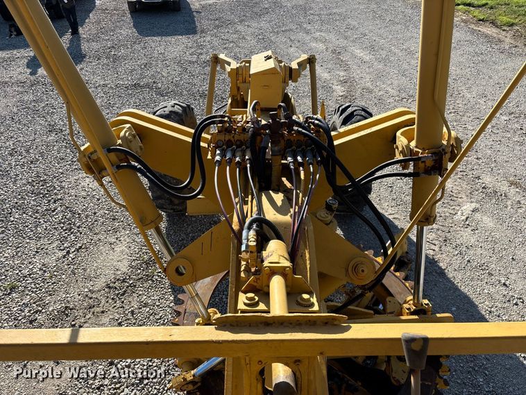 image for item FG0337 1986 Champion 710A motor grader