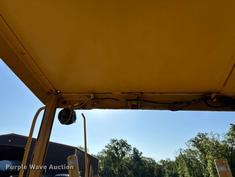 image for item FG0337 1986 Champion 710A motor grader