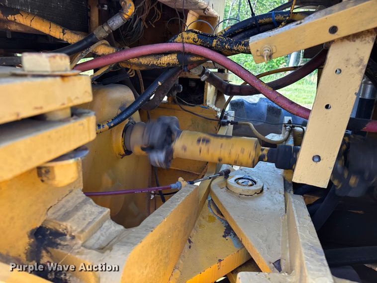 image for item FG0337 1986 Champion 710A motor grader