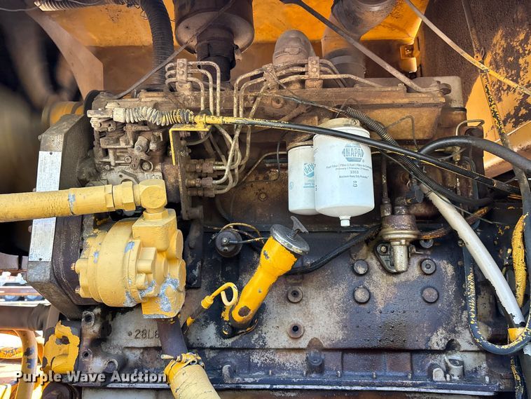 image for item FG0337 1986 Champion 710A motor grader