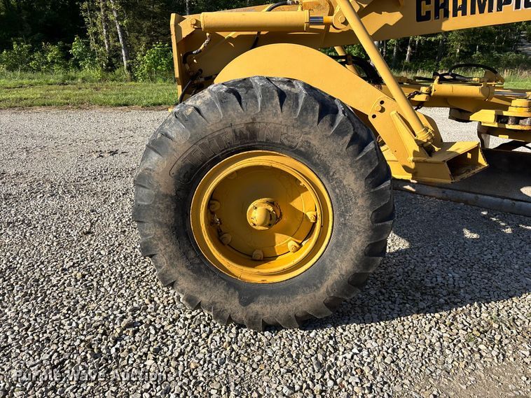 image for item FG0337 1986 Champion 710A motor grader