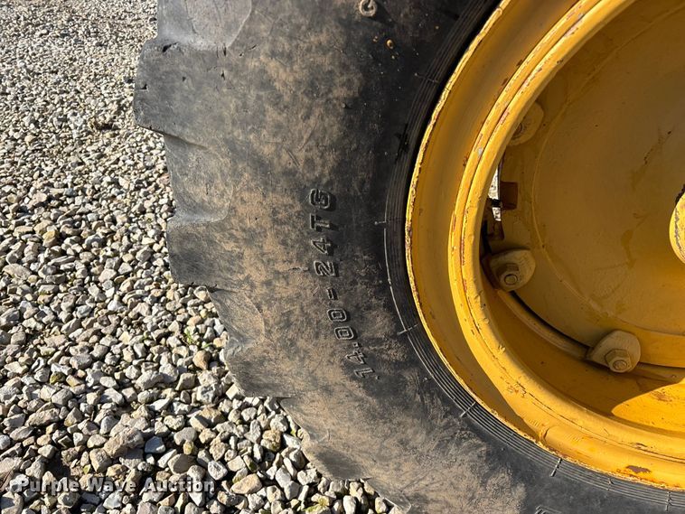 image for item FG0337 1986 Champion 710A motor grader