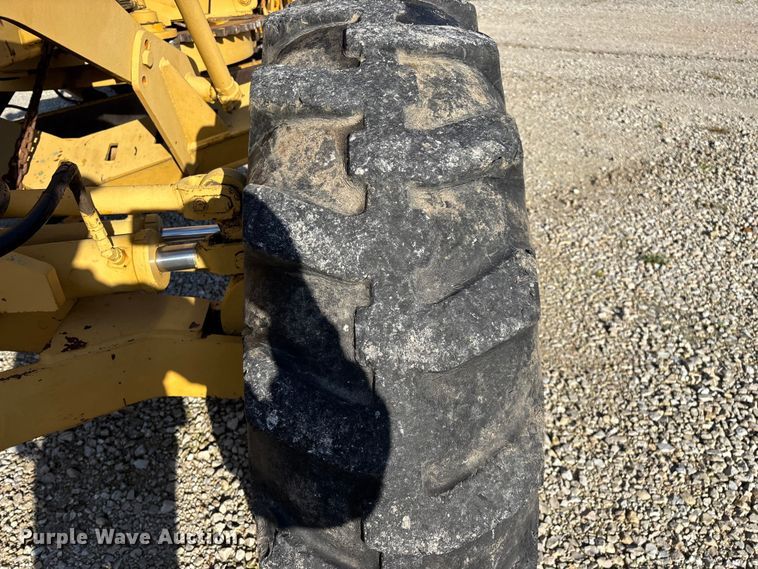 image for item FG0337 1986 Champion 710A motor grader