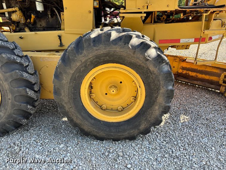 image for item FG0337 1986 Champion 710A motor grader