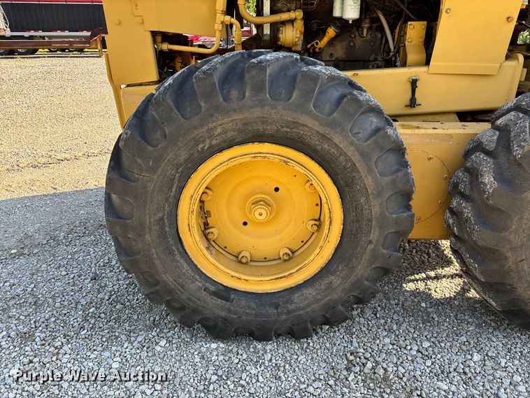 image for item FG0337 1986 Champion 710A motor grader