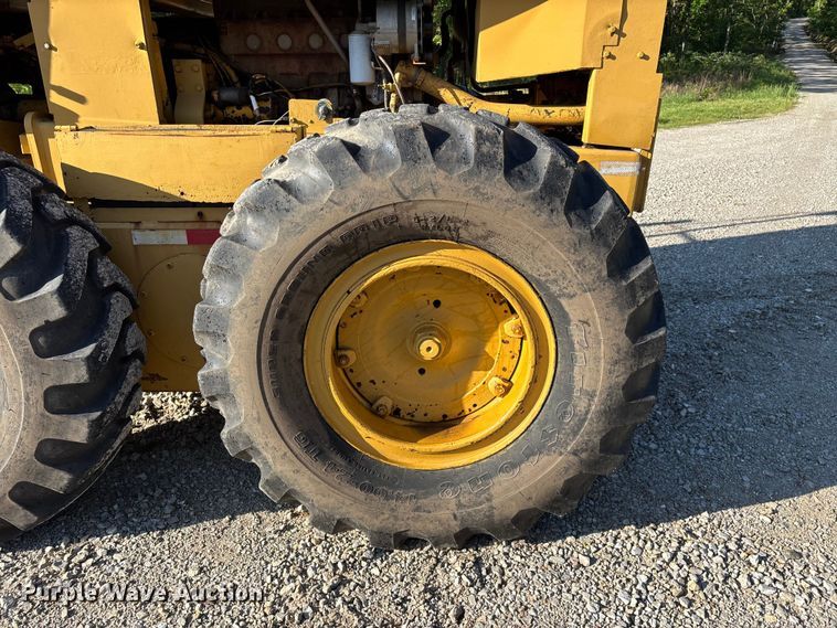 image for item FG0337 1986 Champion 710A motor grader