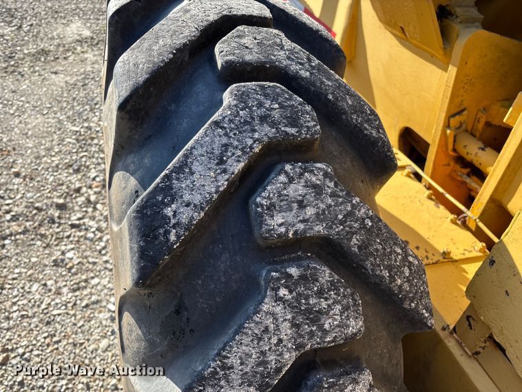image for item FG0337 1986 Champion 710A motor grader