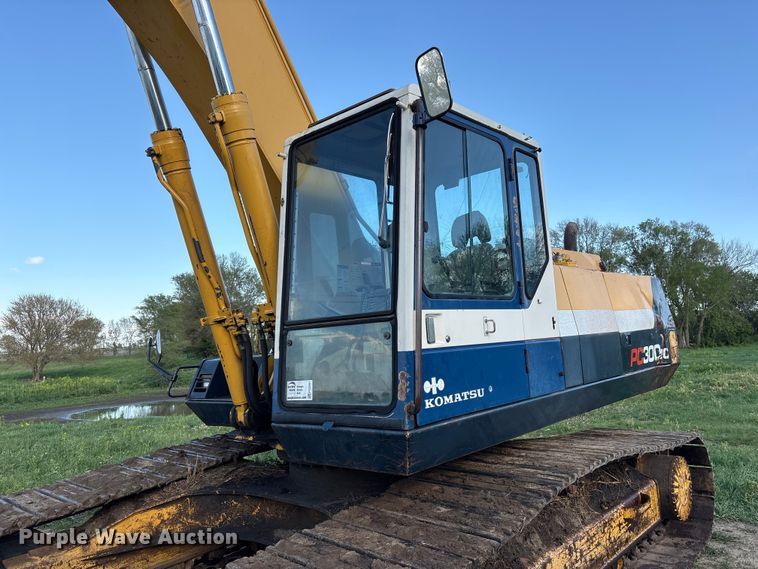 image for item FG2951 1990 Komatsu PC300LC-5 Excavator