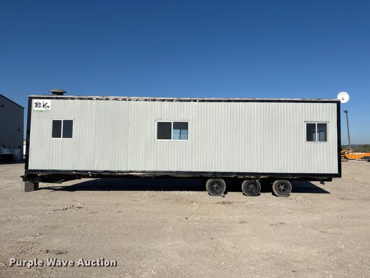 image for item FG2968 2001 Mark Line 4-1040 office trailer