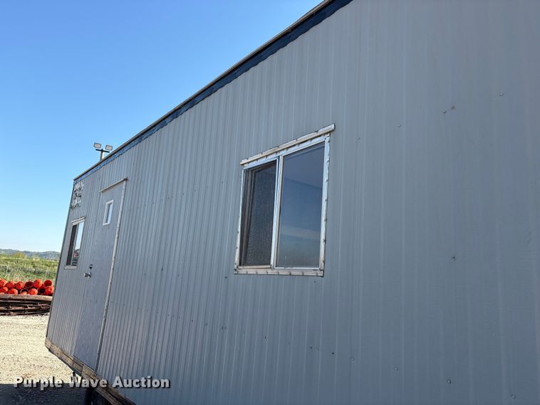image for item FG2968 2001 Mark Line 4-1040 office trailer