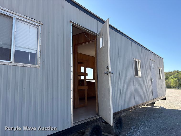 image for item FG2968 2001 Mark Line 4-1040 office trailer