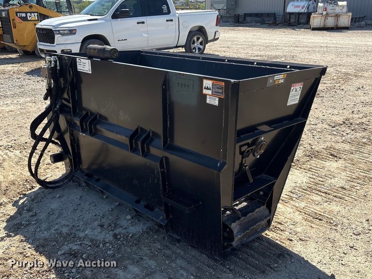 image for item FG2985 John Deere SD84 skid steer side discharge bucket