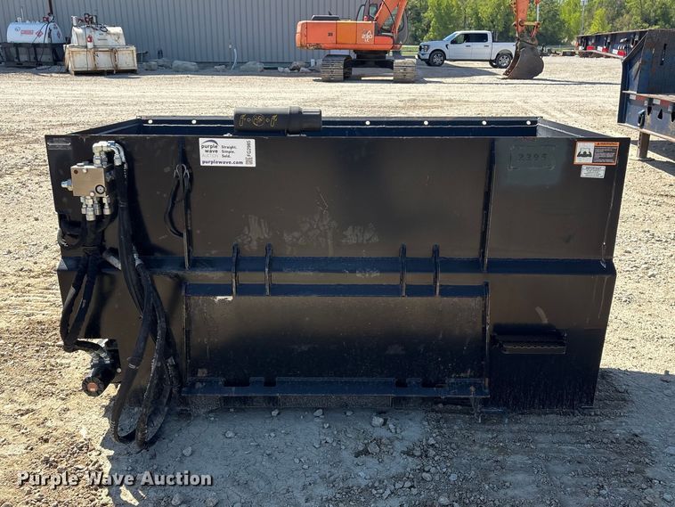 image for item FG2985 John Deere SD84 skid steer side discharge bucket