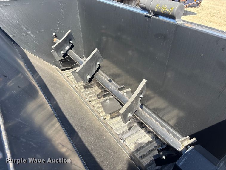 image for item FG2985 John Deere SD84 skid steer side discharge bucket