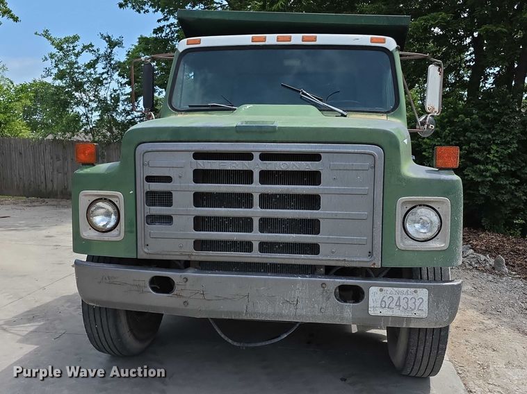 image for item FH6021 1984 International S1700 dump truck
