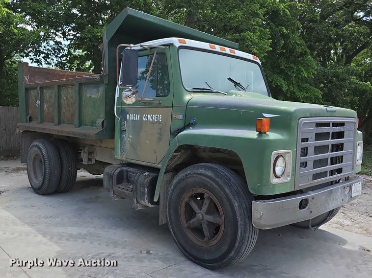 image for item FH6021 1984 International S1700 dump truck
