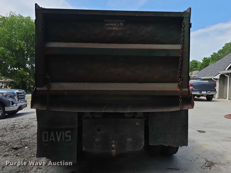 image for item FH6021 1984 International S1700 dump truck