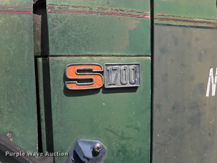 image for item FH6021 1984 International S1700 dump truck