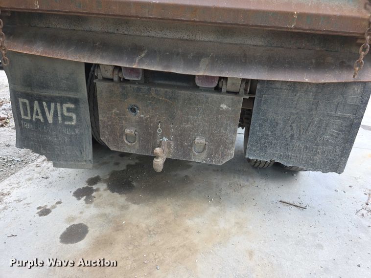 image for item FH6021 1984 International S1700 dump truck