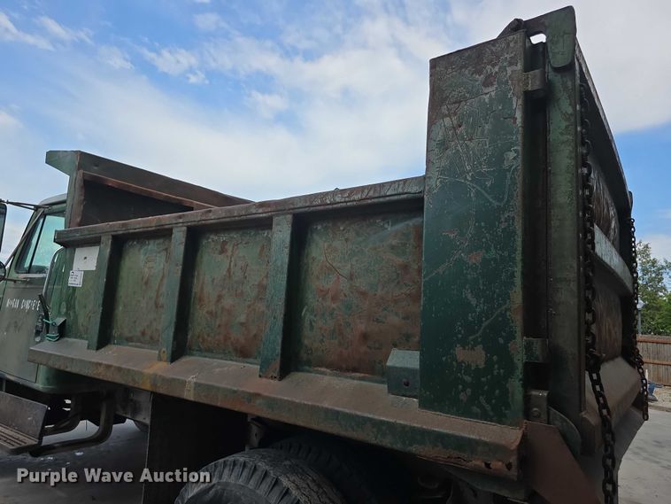 image for item FH6021 1984 International S1700 dump truck