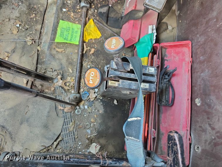 image for item FH6021 1984 International S1700 dump truck