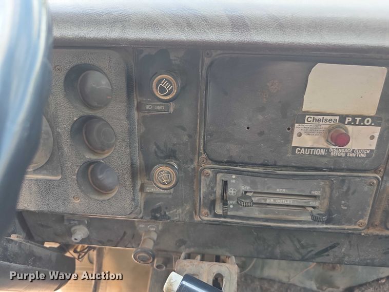 image for item FH6021 1984 International S1700 dump truck