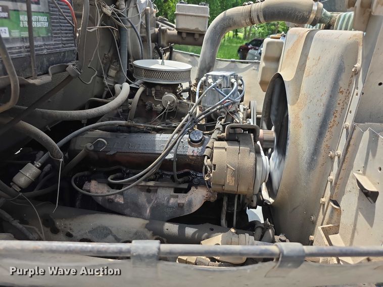 image for item FH6021 1984 International S1700 dump truck