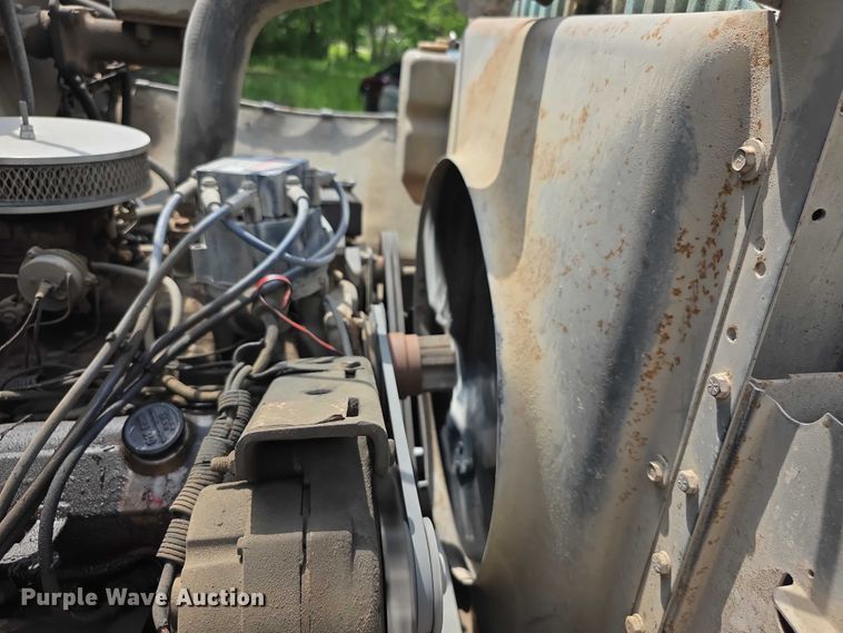 image for item FH6021 1984 International S1700 dump truck