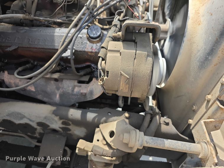 image for item FH6021 1984 International S1700 dump truck