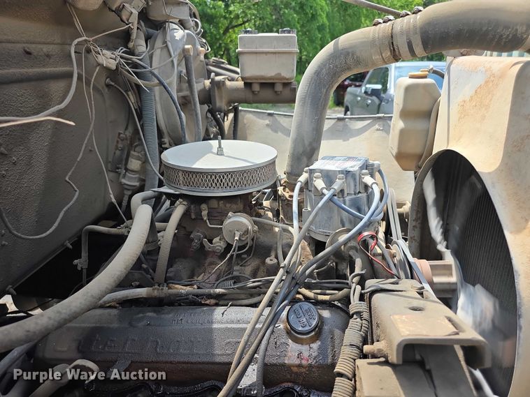 image for item FH6021 1984 International S1700 dump truck