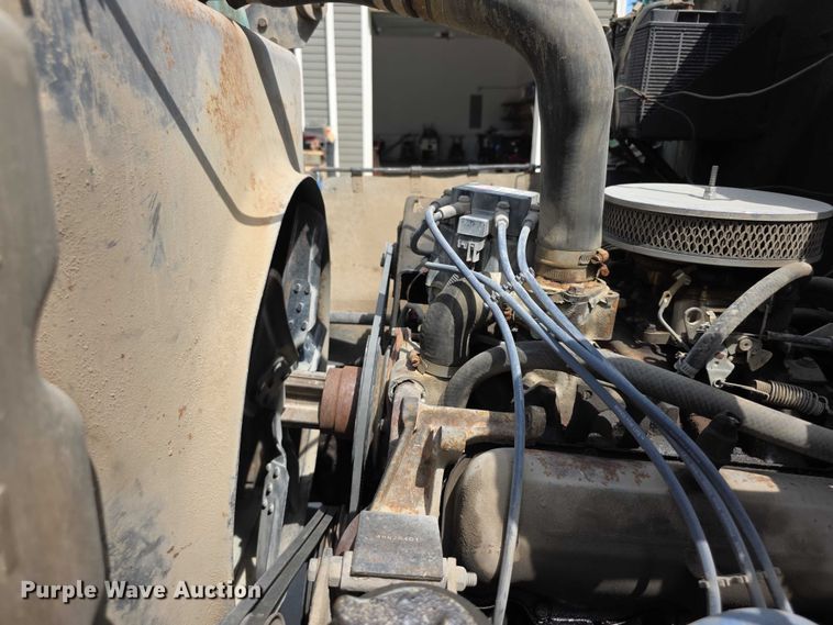 image for item FH6021 1984 International S1700 dump truck