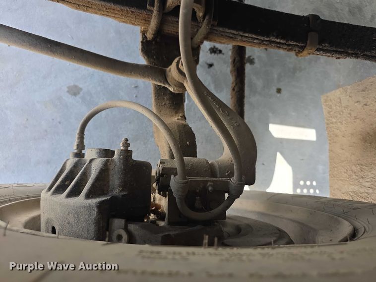 image for item FH6021 1984 International S1700 dump truck