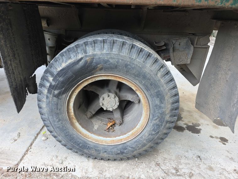 image for item FH6021 1984 International S1700 dump truck