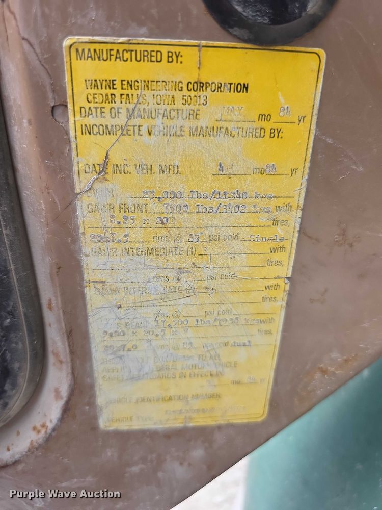 image for item FH6021 1984 International S1700 dump truck