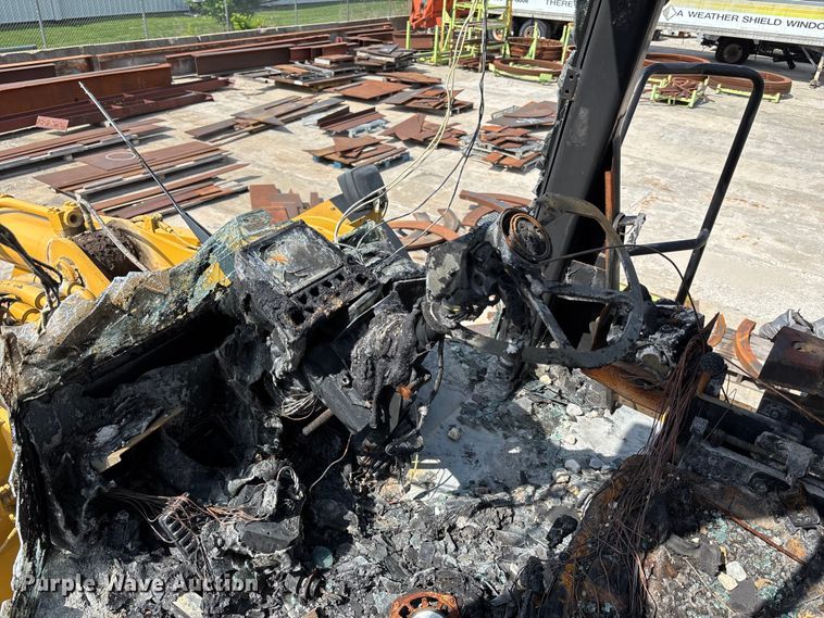 image for item FH7082 2001 Caterpillar 980G Wheel loader