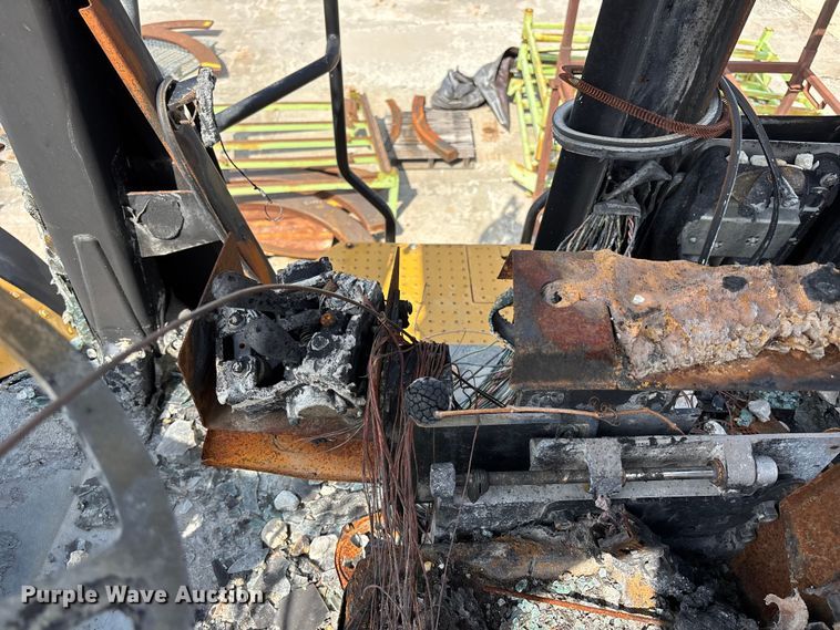 image for item FH7082 2001 Caterpillar 980G Wheel loader