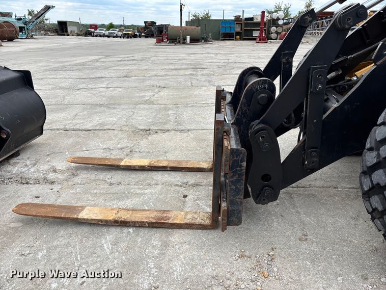 image for item FH7084 2002 Caterpillar IT14G wheel loader