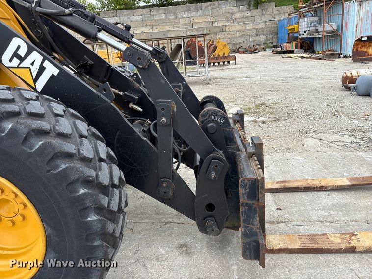 image for item FH7084 2002 Caterpillar IT14G wheel loader