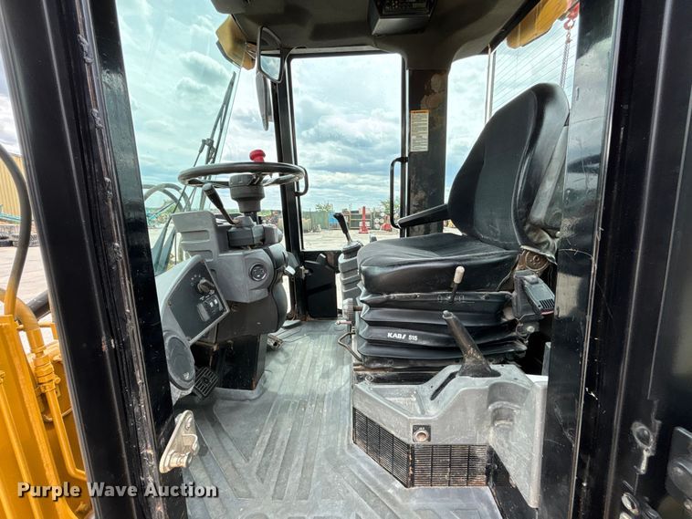 image for item FH7084 2002 Caterpillar IT14G wheel loader