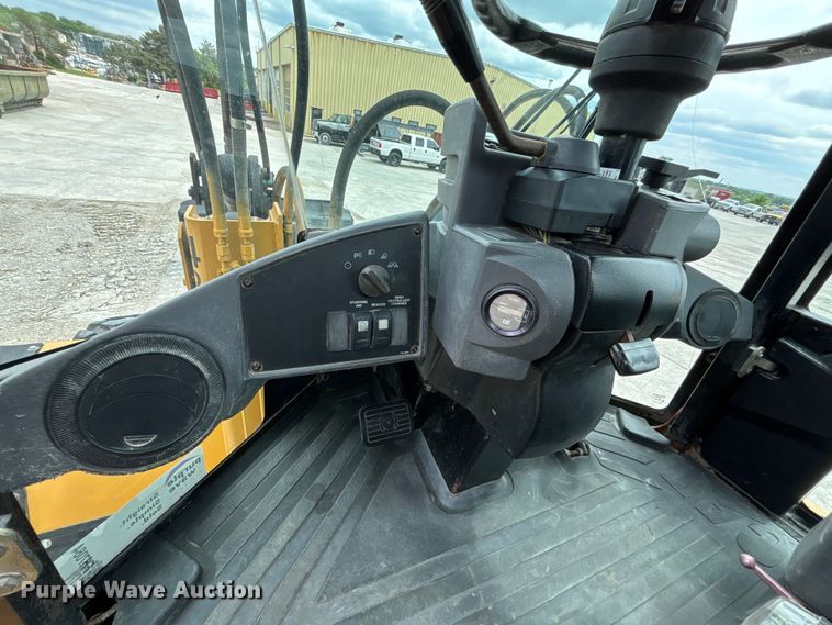 image for item FH7084 2002 Caterpillar IT14G wheel loader