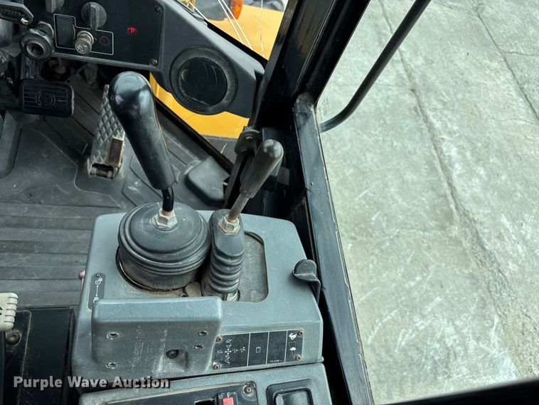 image for item FH7084 2002 Caterpillar IT14G wheel loader