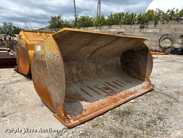 image for item FH7085 Caterpillar wheel loader bucket
