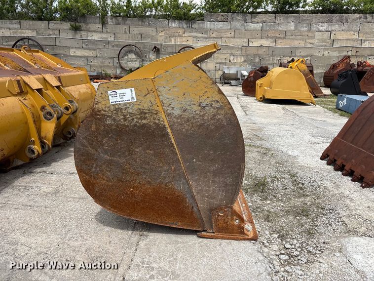 image for item FH7085 Caterpillar wheel loader bucket