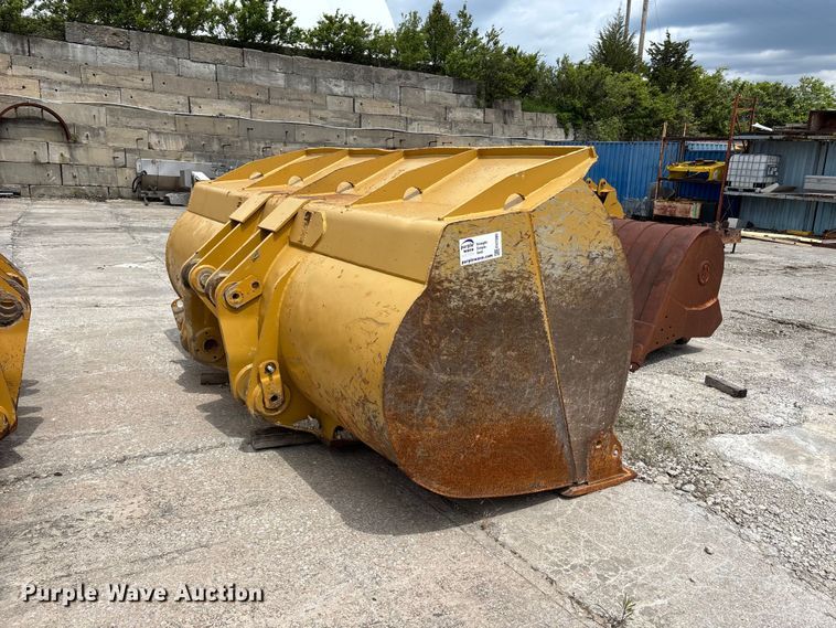 image for item FH7085 Caterpillar wheel loader bucket