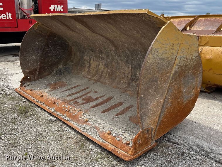image for item FH7085 Caterpillar wheel loader bucket