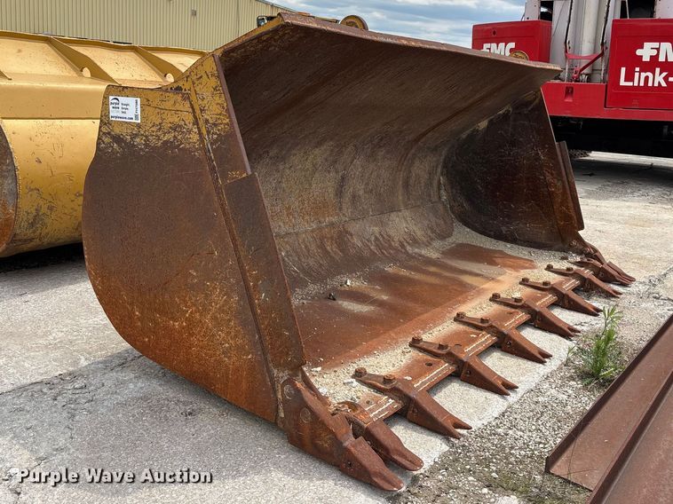 image for item FH7086 Caterpillar wheel loader bucket