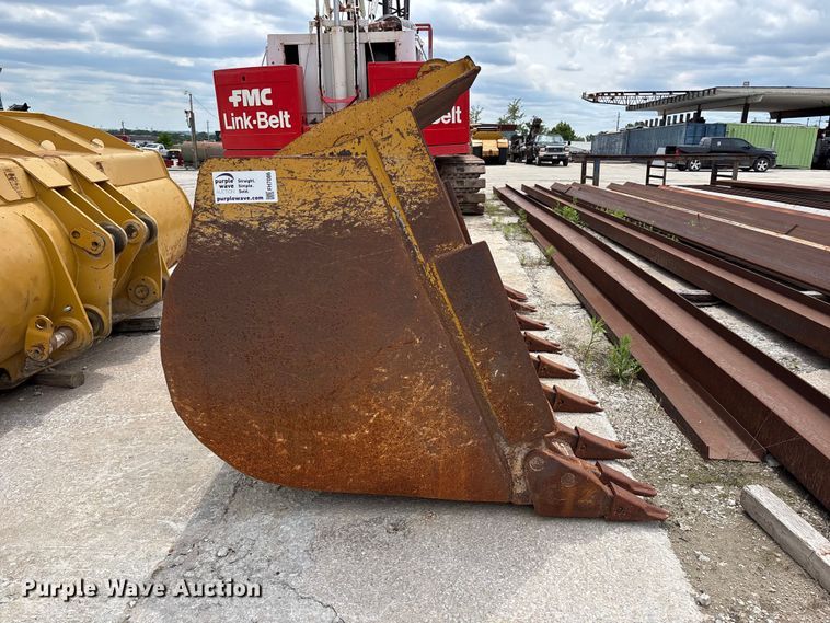 image for item FH7086 Caterpillar wheel loader bucket