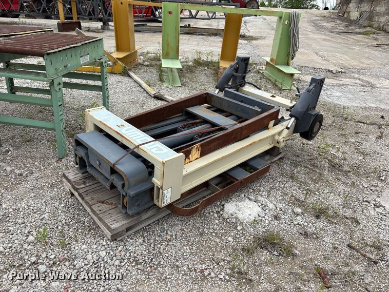 image for item FH7100 Crown forklift mass